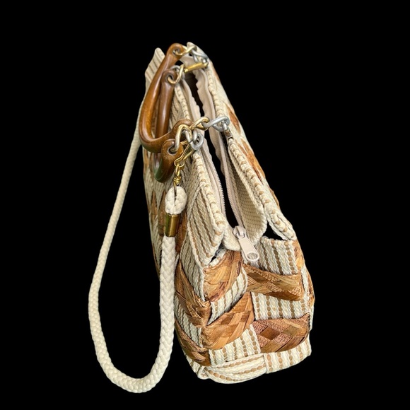 Vintage bag woven natural fiber top wooden handle with crossbody strap - Picture 5 of 9